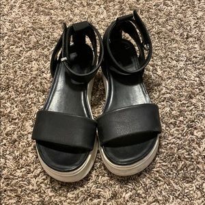 Black sandals!